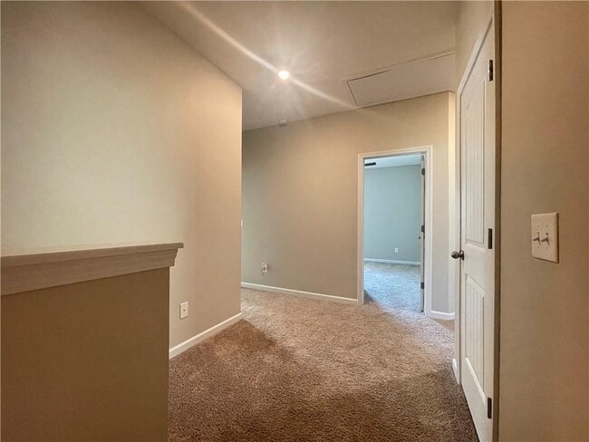 Building Photo - 145 Bryon Ln