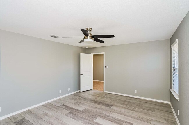 Building Photo - 8812 Belgian Fls