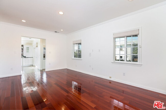 Building Photo - 252 Hampton Dr