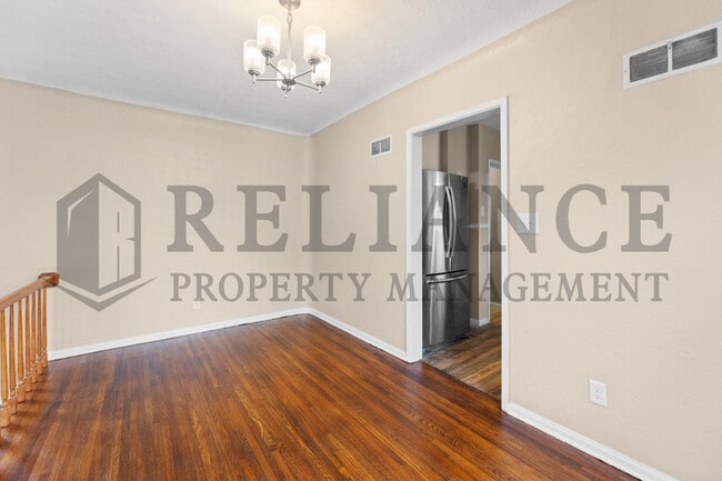 Building Photo - 2318 E Mesita St