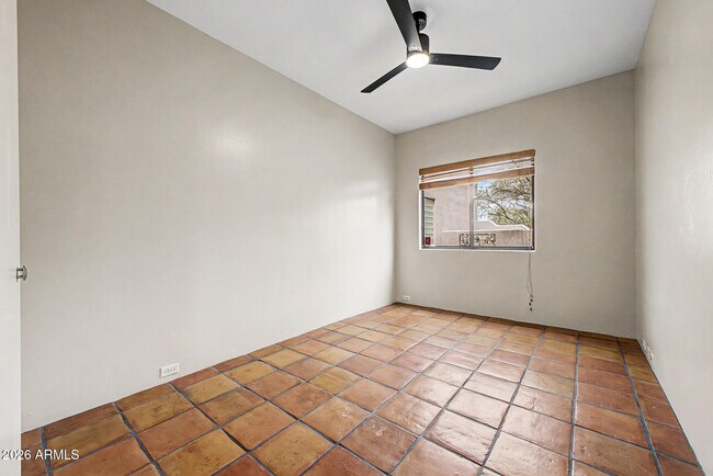 Building Photo - 9202 E Rimrock Dr