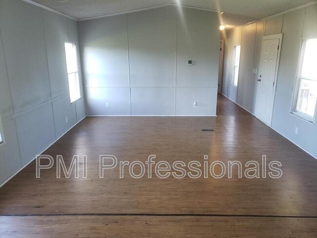 Building Photo - 934 Cranor Rd