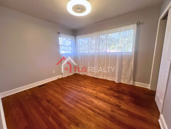 Building Photo - 4044 Somerdale Ln