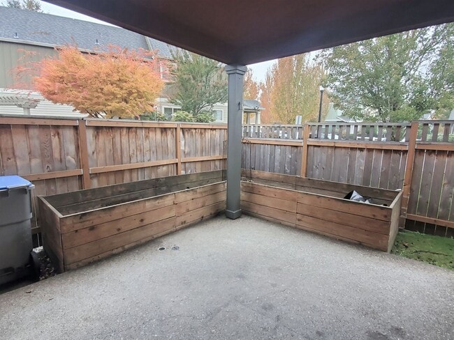 Building Photo - Great Home in Sherwood! Primary Suite on M...