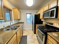 Building Photo - Spacious Two Bedroom featuring Ensuite Bathrooms! TWO ASSIGNED PARKING SPACES! Air Conditioning I...