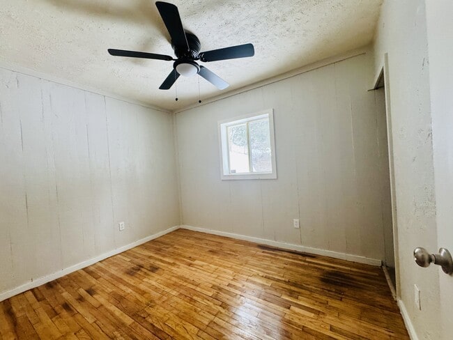 Building Photo - 741 Jefferson Rd