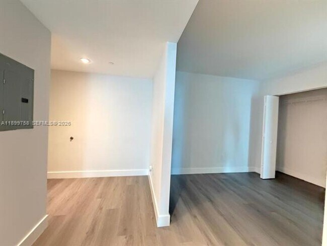 Building Photo - 1100 S Miami Ave