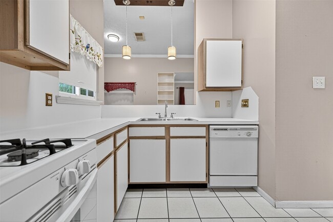 Building Photo - 11525 Teaside Dr