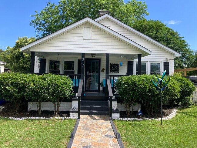 Primary Photo - 317 Karlaney Ave