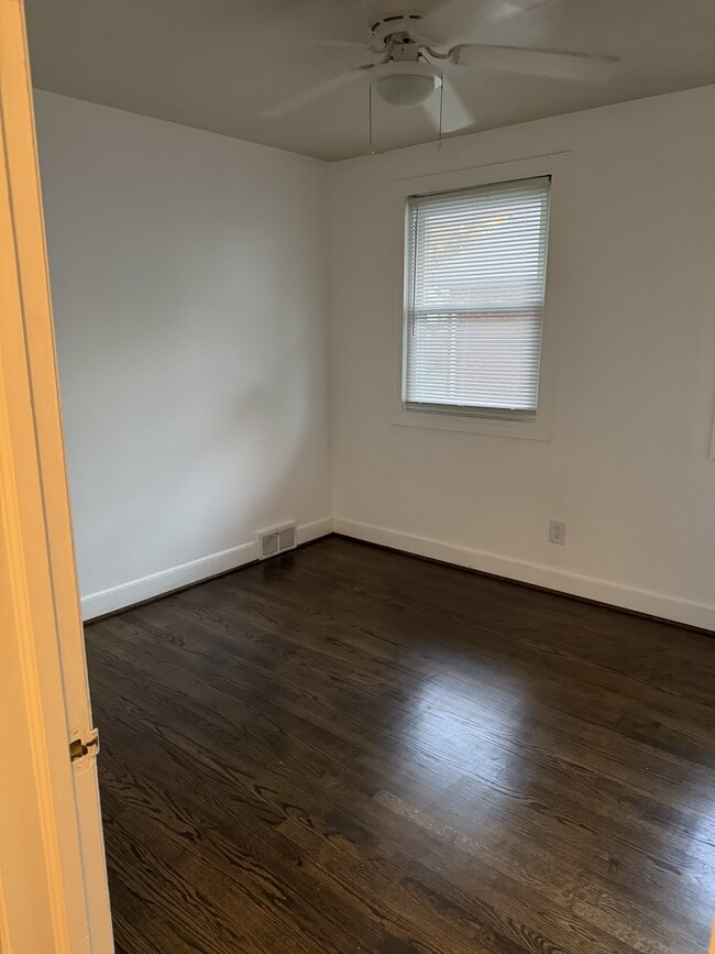 Building Photo - 705 Chandler Ave