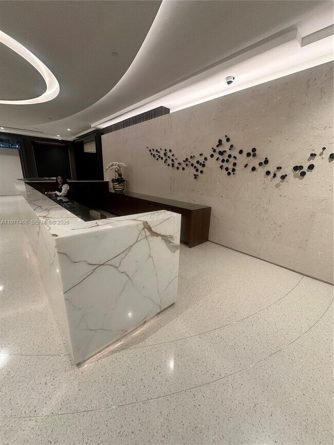 Building Photo - 1717 N Bayshore Dr