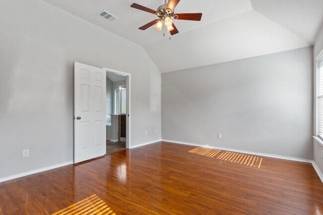 Building Photo - 20725 Mead Bend