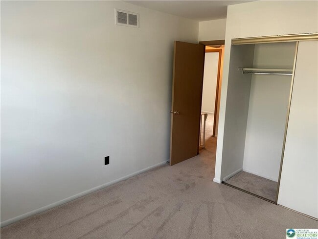 Building Photo - 167 Sunshine Dr