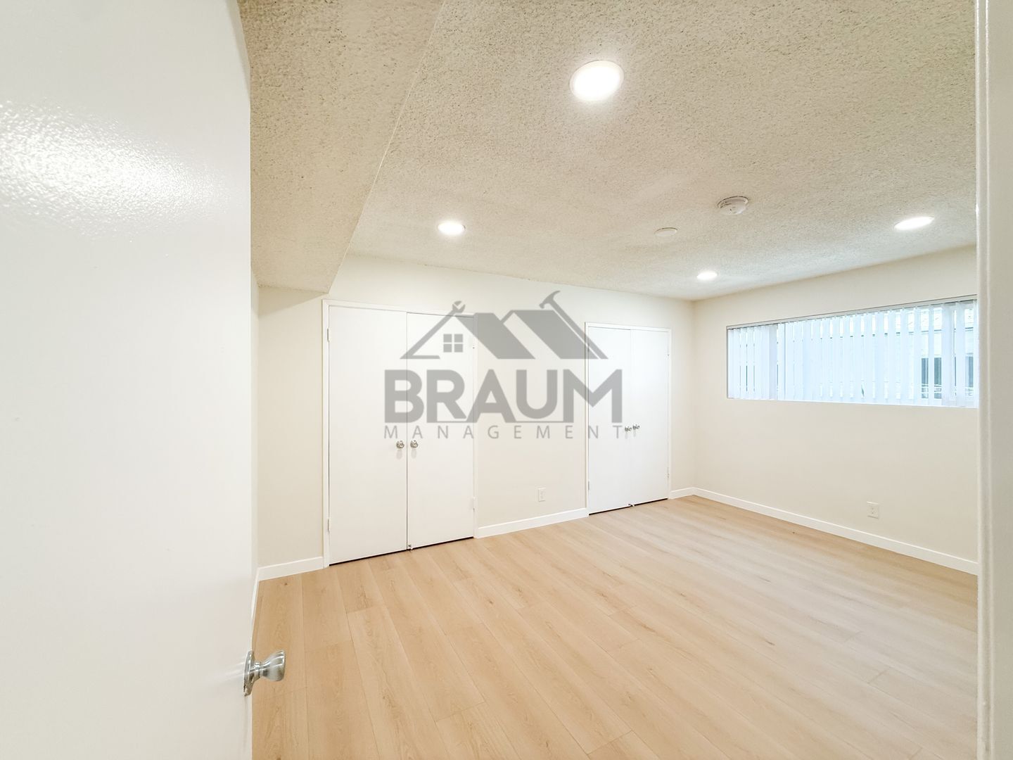 Building Photo - 6041 Whitsett Ave