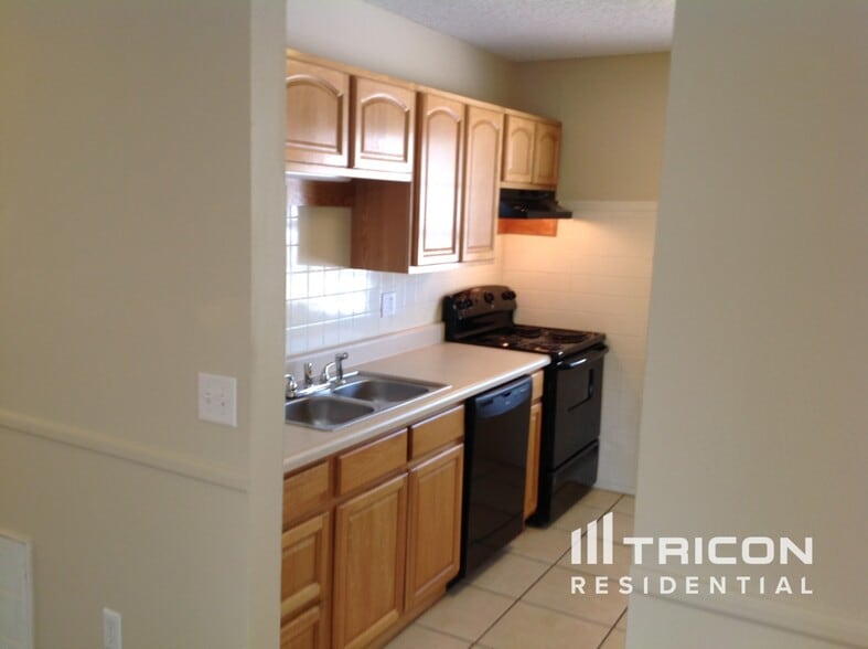 Building Photo - 7252 Riverbank Dr