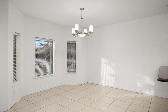 Building Photo - 3003 S I Lane