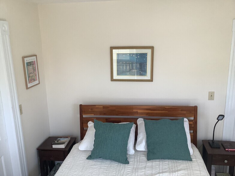 Building Photo - 74 Mount Pleasant Ave