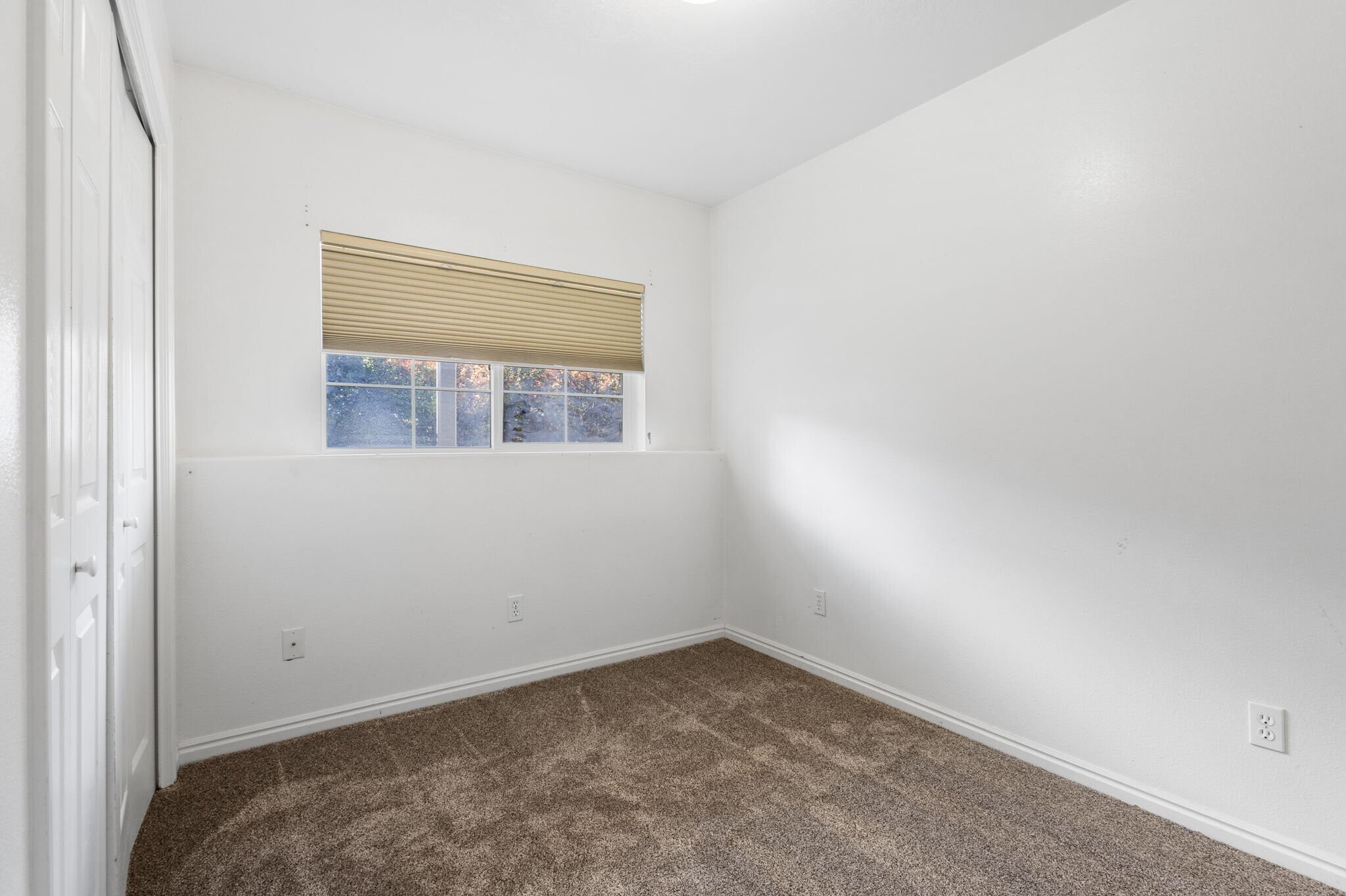 Building Photo - 1208 W 160 N
