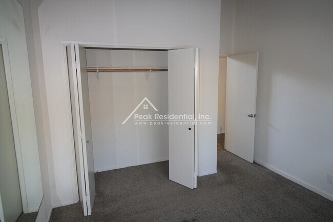 Building Photo - 9344 Winding Oak Dr