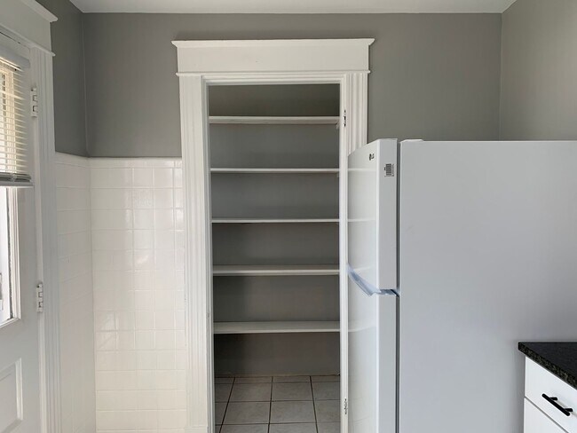 Building Photo - Norwood Duplex W/ Driveway Parking