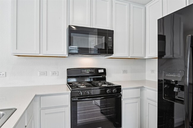 Building Photo - 726 Ponderosa Ln