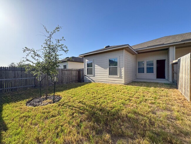 Building Photo - 9306