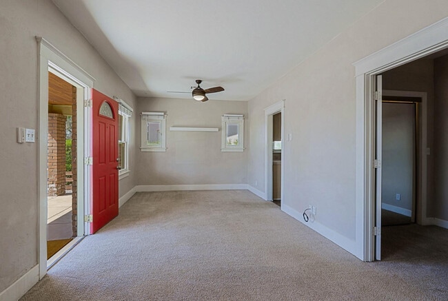 Building Photo - 841 N 9th Ave