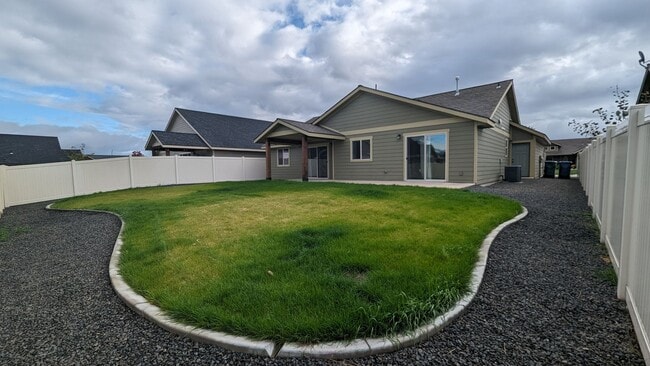 Building Photo - Post Falls Rancher