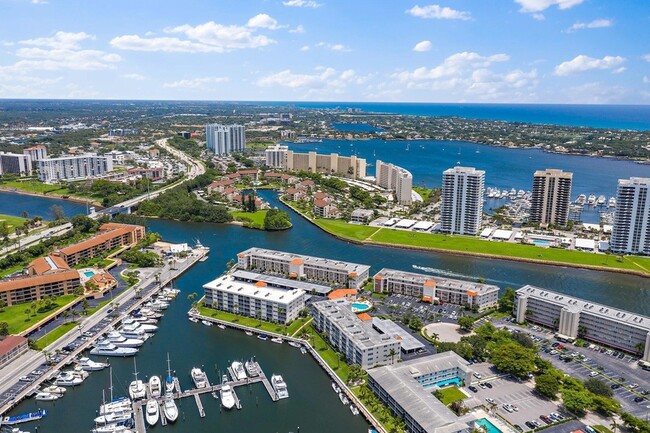Building Photo - 29 Yacht Club Dr