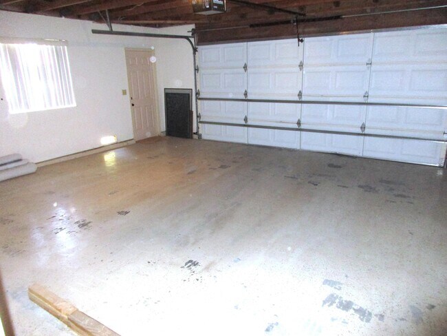 Building Photo - 85 Conejo Cir