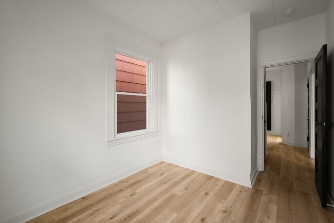 Building Photo - MOVE IN TODAY to this FULLY RENOVATED 4-BEDROOM located in Munhall!