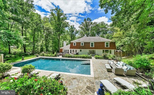 Building Photo - 482 Gypsy Ln