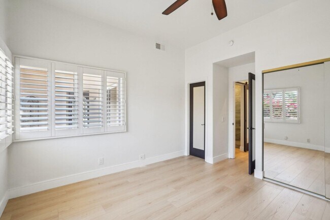 Building Photo - 48 Oak Tree Dr