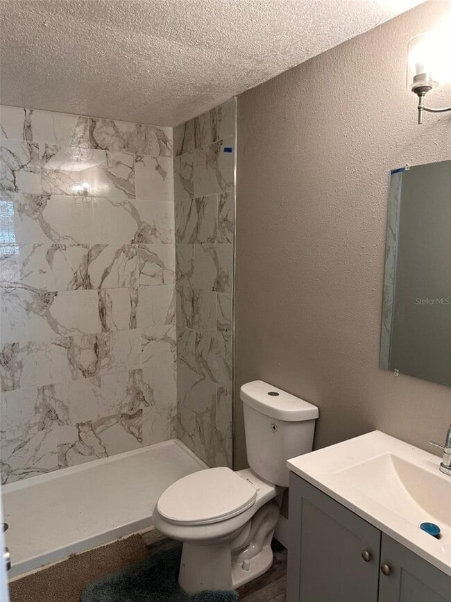 Building Photo - 829 NE 3rd St