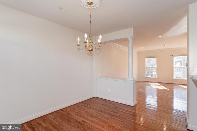 Building Photo - 207 Garden View Way