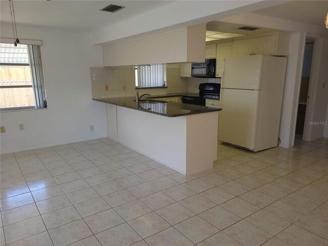 Building Photo - 6410 Tralee Ave