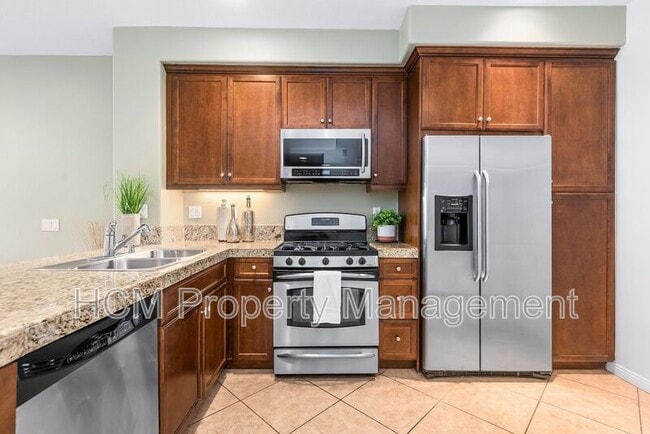 Building Photo - 315 Silk Tree