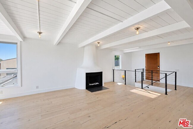 Building Photo - 2226 Ronda Vista Dr