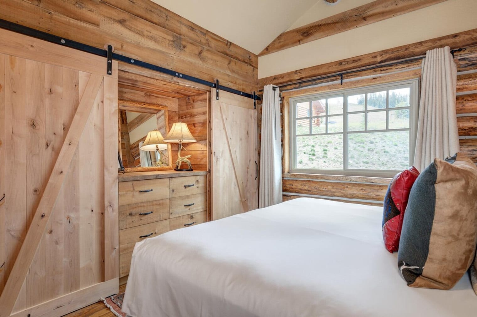 Building Photo - 7 Cabin Hollow Dr