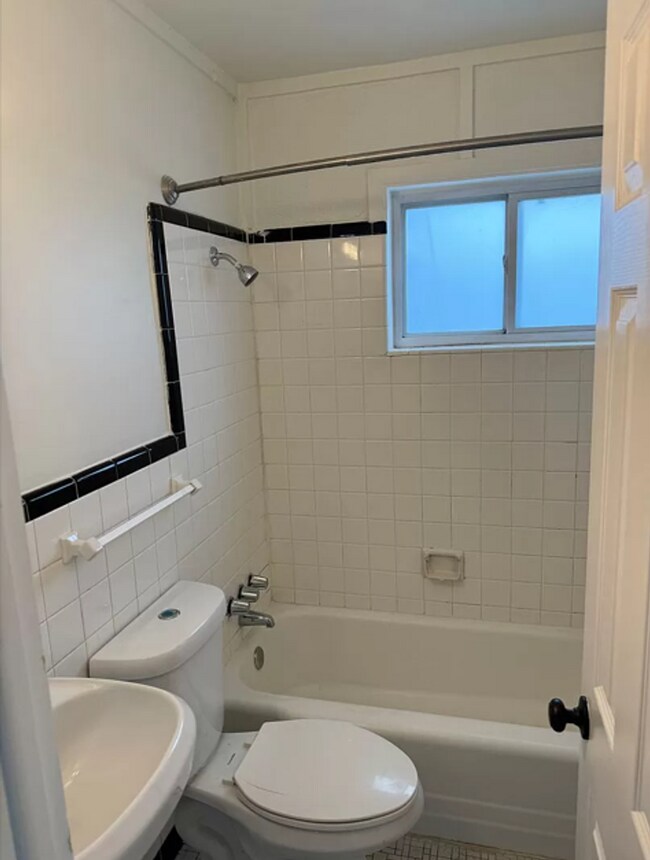 Interior Photo - Taylor Street Towers