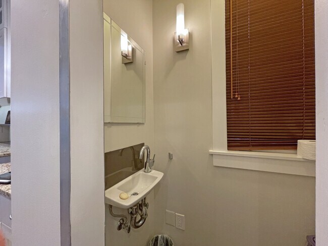 Building Photo - 1849 Monroe St NW