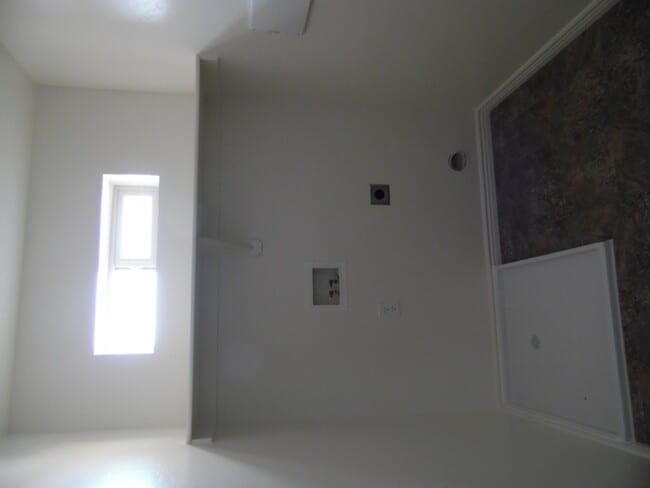Building Photo - 703 S 260 W