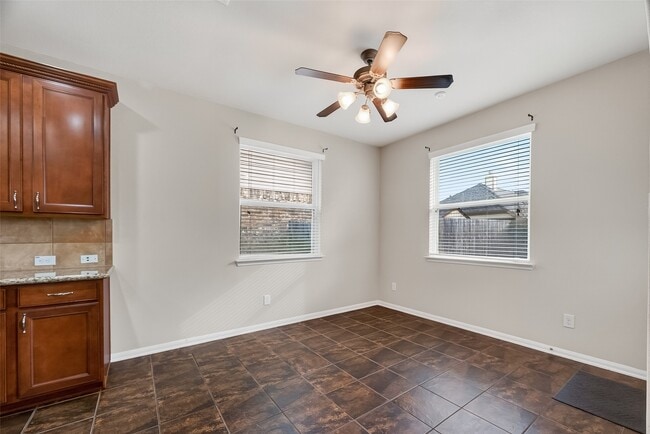 Building Photo - 4205 Graceland Dr