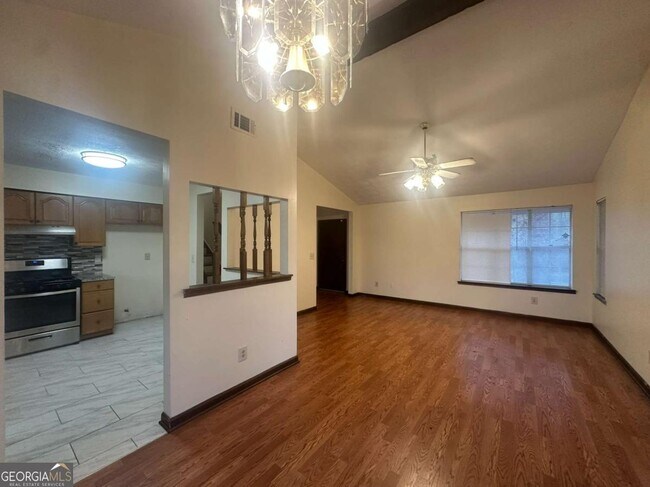 Building Photo - 313 Ridge Trail