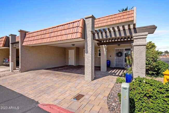 Building Photo - 4240 E Mariposa St