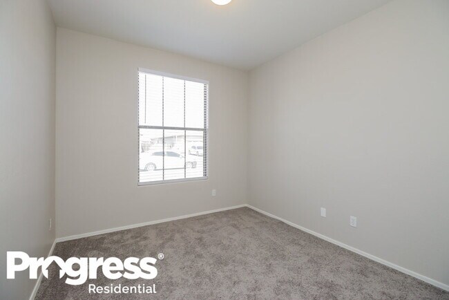 Building Photo - 7809 S 68th Dr