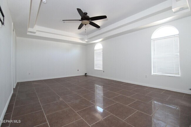 Building Photo - 561 Agua De Mar