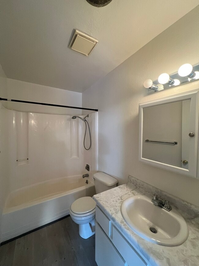 Building Photo - 1109 Sierra Blvd