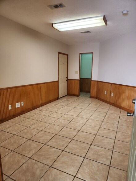 Building Photo - 5212 Bertsville Rd