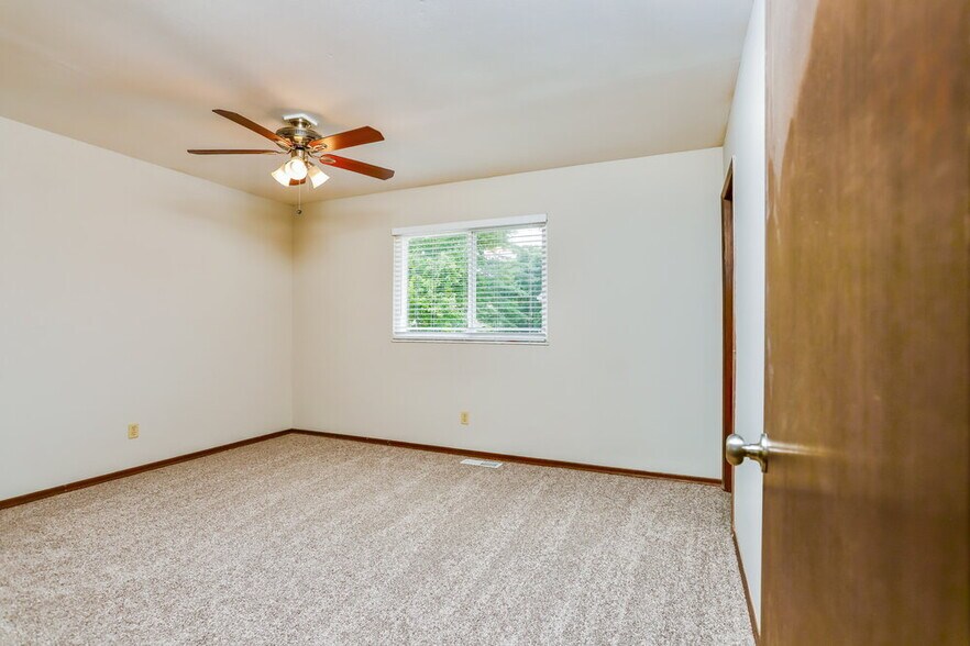Building Photo - 1126 Borden Dr